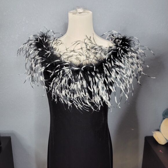 Newport News Dress Sm Vintage Ostrich Feather LBD Black Sheath Cocktail Glam - Picture 5 of 17